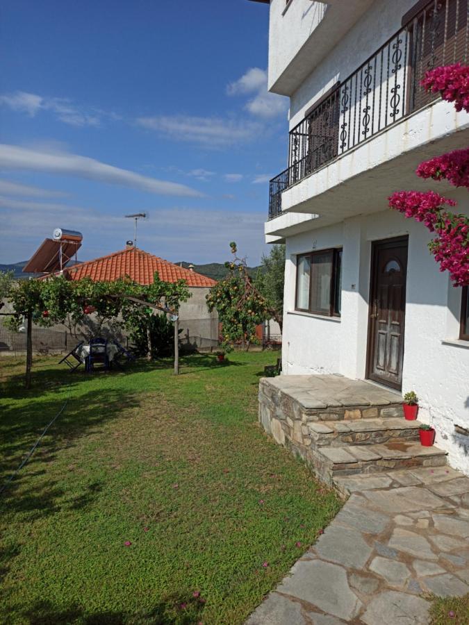 Dora'S House Comfortable Apartment With A Yard And View 피르가디키아 외부 사진