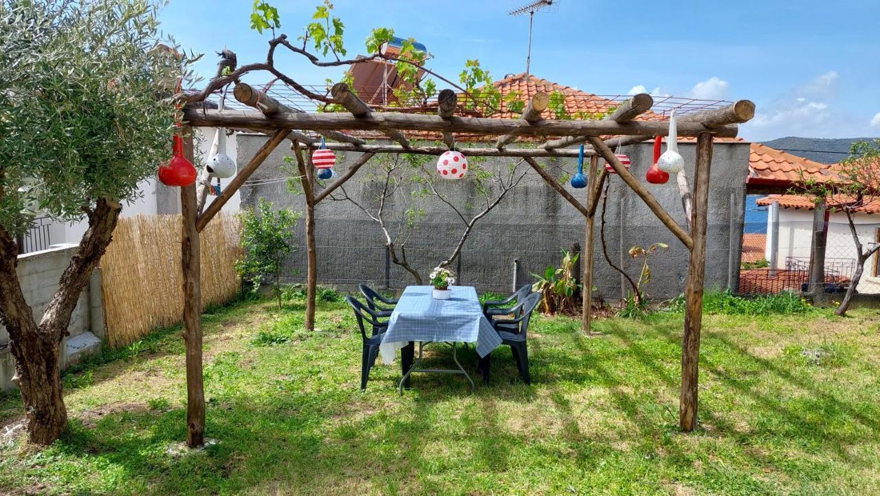 Dora'S House Comfortable Apartment With A Yard And View 피르가디키아 외부 사진